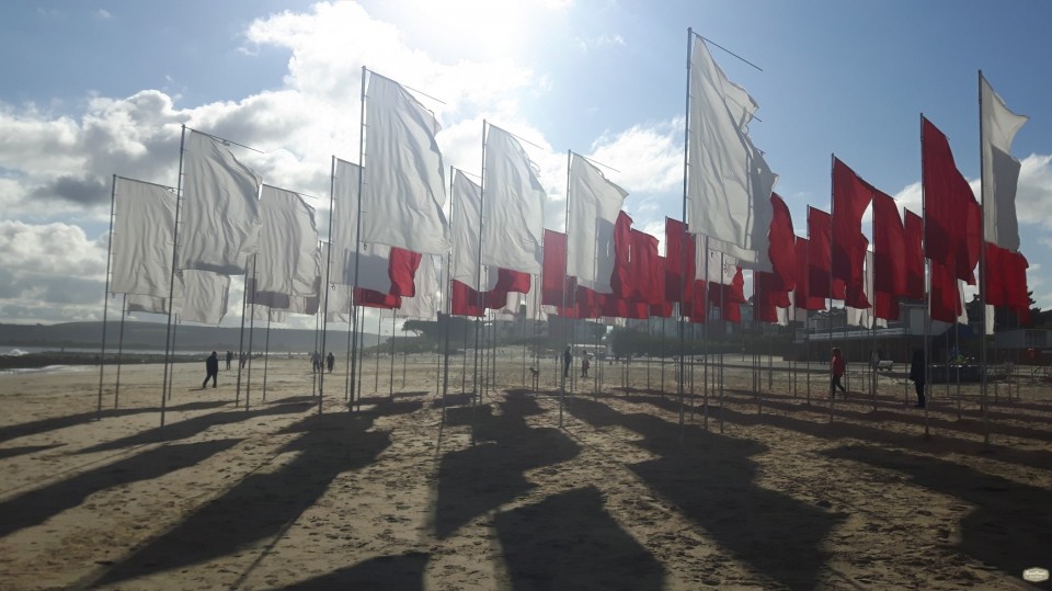 From the Club's internal blog on the 3rd of October .."..Sandbanks yesterday had an impressive art installation on it as part of the 2020 Arts By The Sea. It's bedsheets primarily which weren't faring well against recent high winds but it's definitely worth checking out"